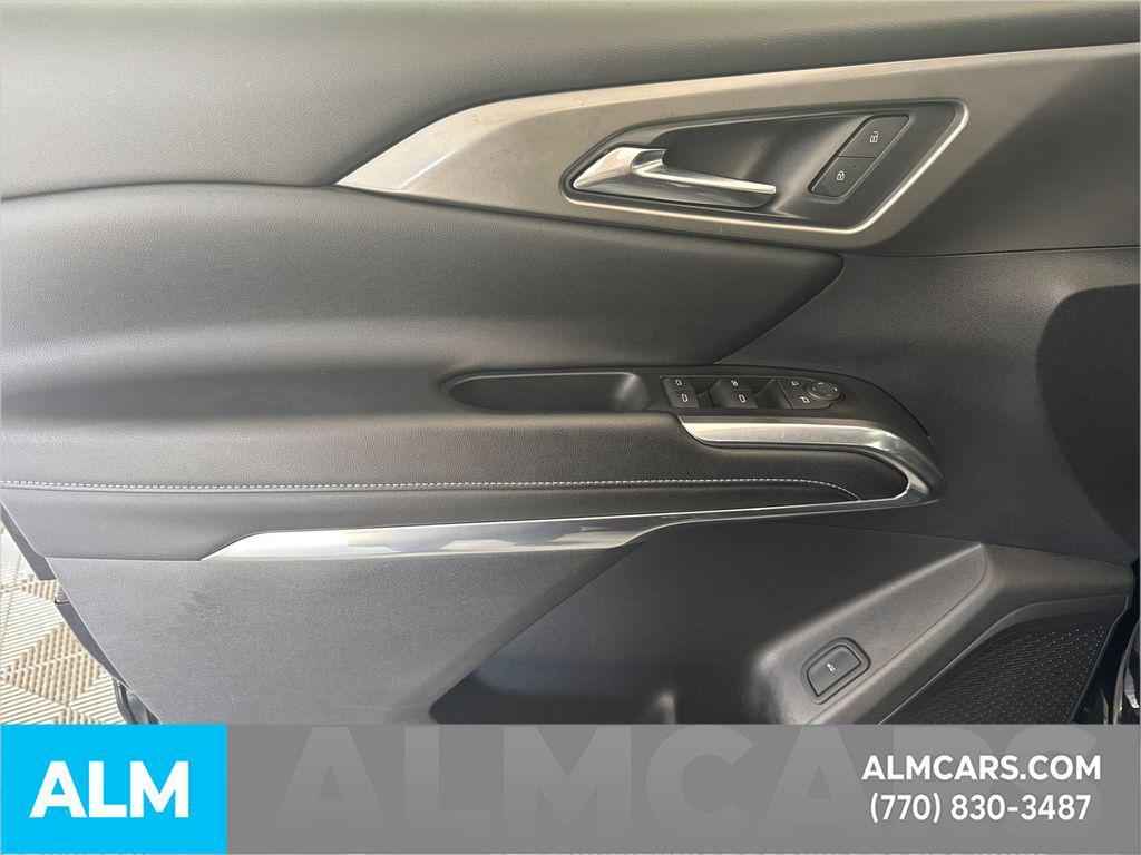 used 2024 Chevrolet Traverse car, priced at $33,020