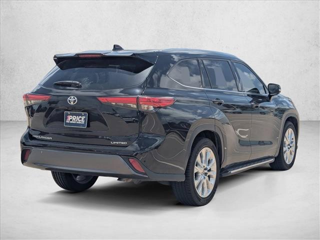 used 2022 Toyota Highlander car, priced at $36,220