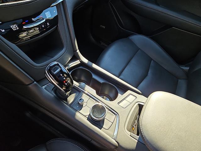 used 2025 Cadillac XT5 car, priced at $40,260