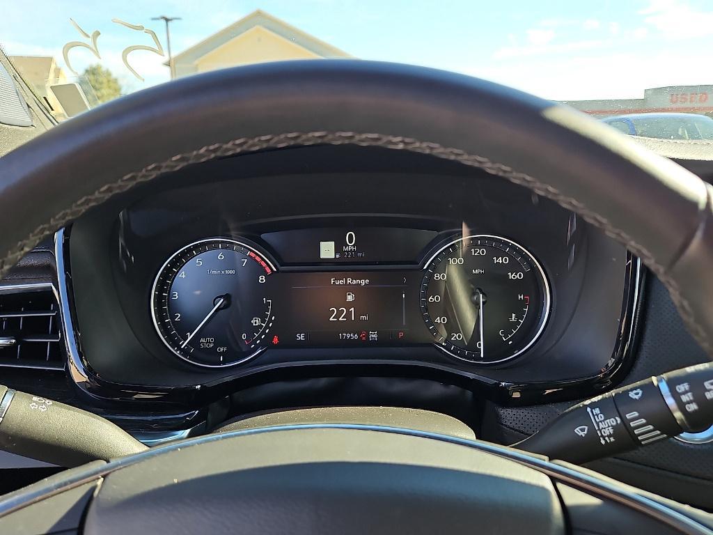 used 2025 Cadillac XT5 car, priced at $40,260