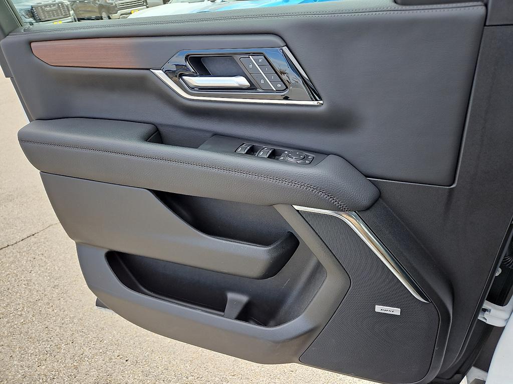 used 2025 GMC Yukon car, priced at $70,585