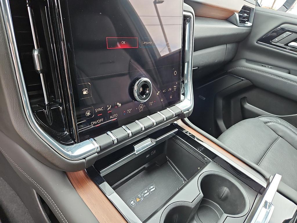 used 2025 GMC Yukon car, priced at $70,585