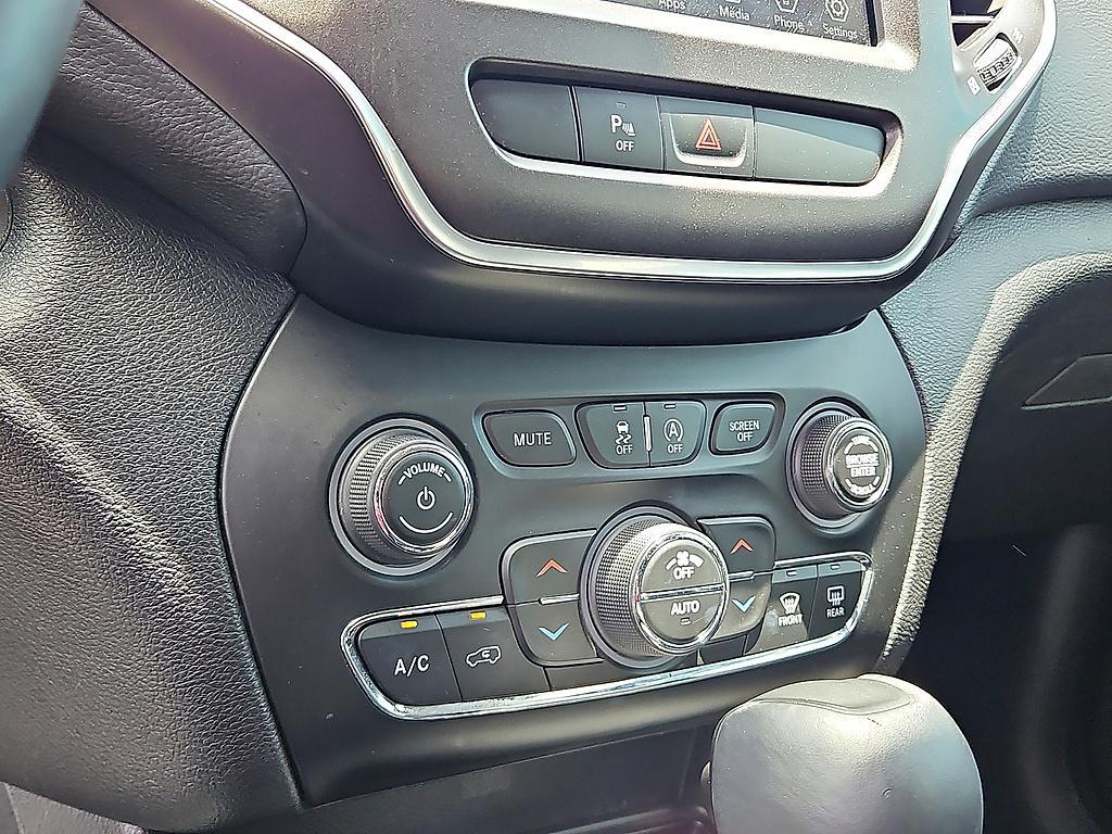 used 2020 Jeep Cherokee car, priced at $23,296
