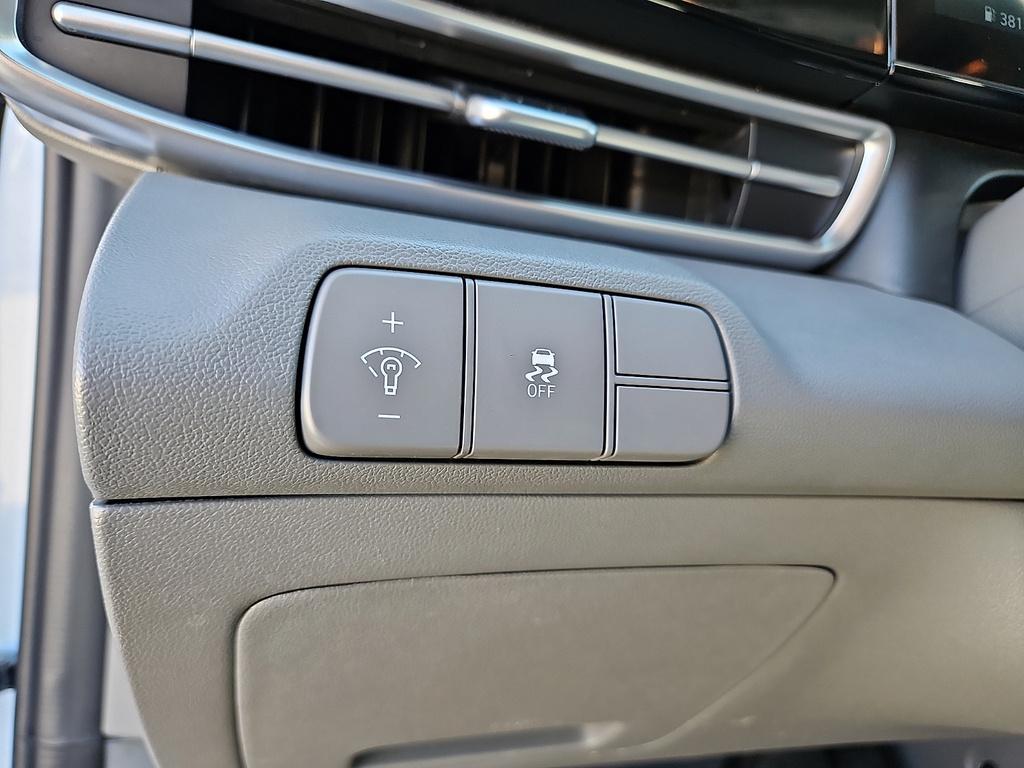 used 2025 Hyundai Elantra car, priced at $22,189