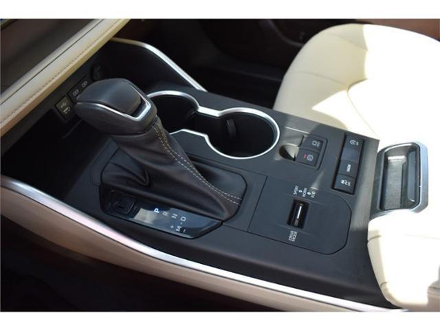 used 2022 Toyota Highlander car, priced at $32,428