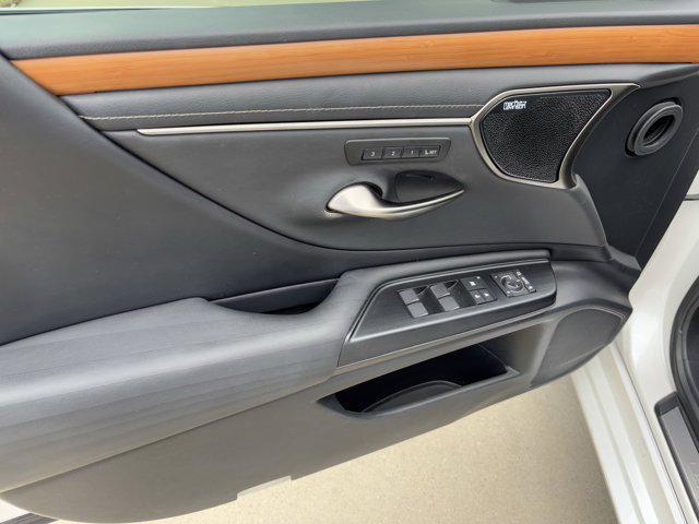 used 2020 Lexus ES 350 car, priced at $32,176