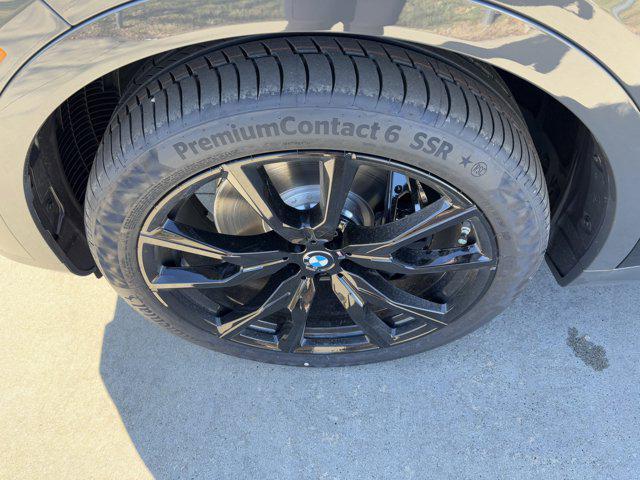 new 2026 BMW X7 car, priced at $102,600