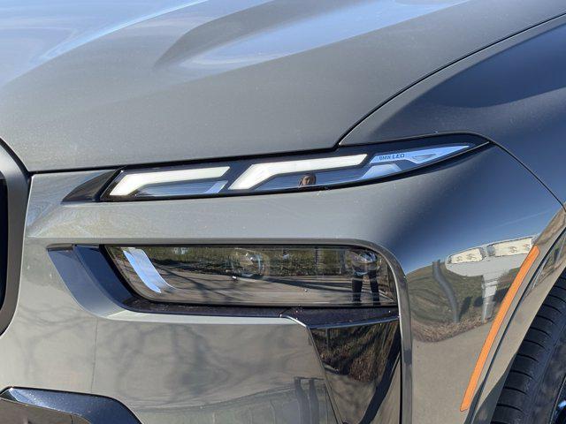 new 2026 BMW X7 car, priced at $102,600