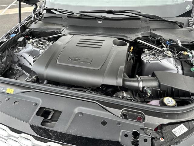 new 2025 Land Rover Discovery car, priced at $63,775