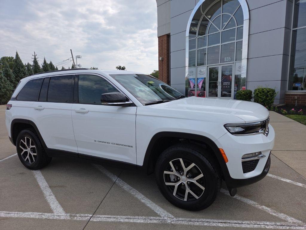 used 2025 Jeep Grand Cherokee car, priced at $37,481