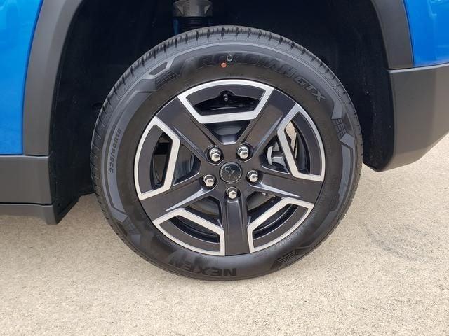 new 2026 Jeep Cherokee car, priced at $43,005