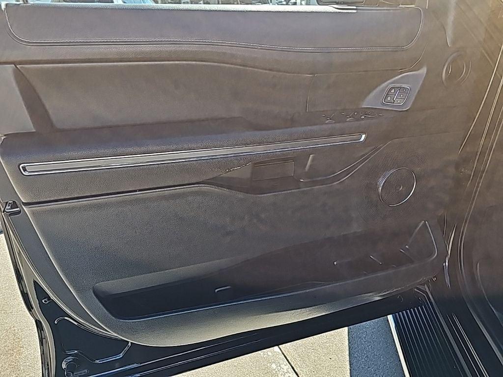 used 2022 Ford Expedition car, priced at $38,981