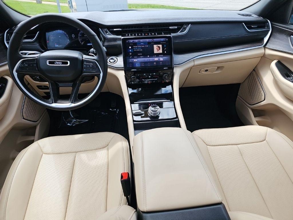 used 2025 Jeep Grand Cherokee car, priced at $42,981