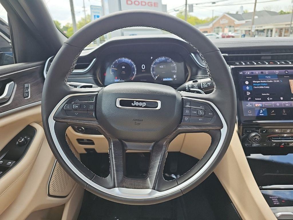 used 2025 Jeep Grand Cherokee car, priced at $42,981