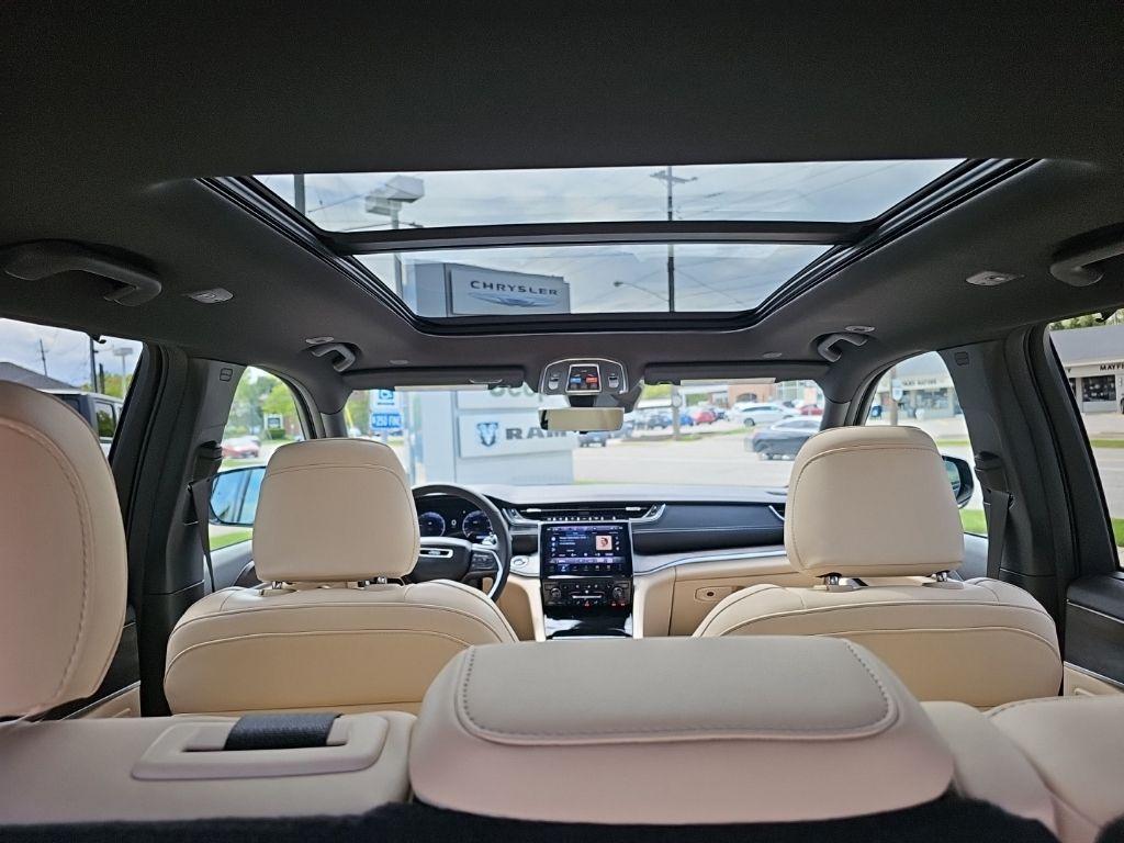 used 2025 Jeep Grand Cherokee car, priced at $42,981