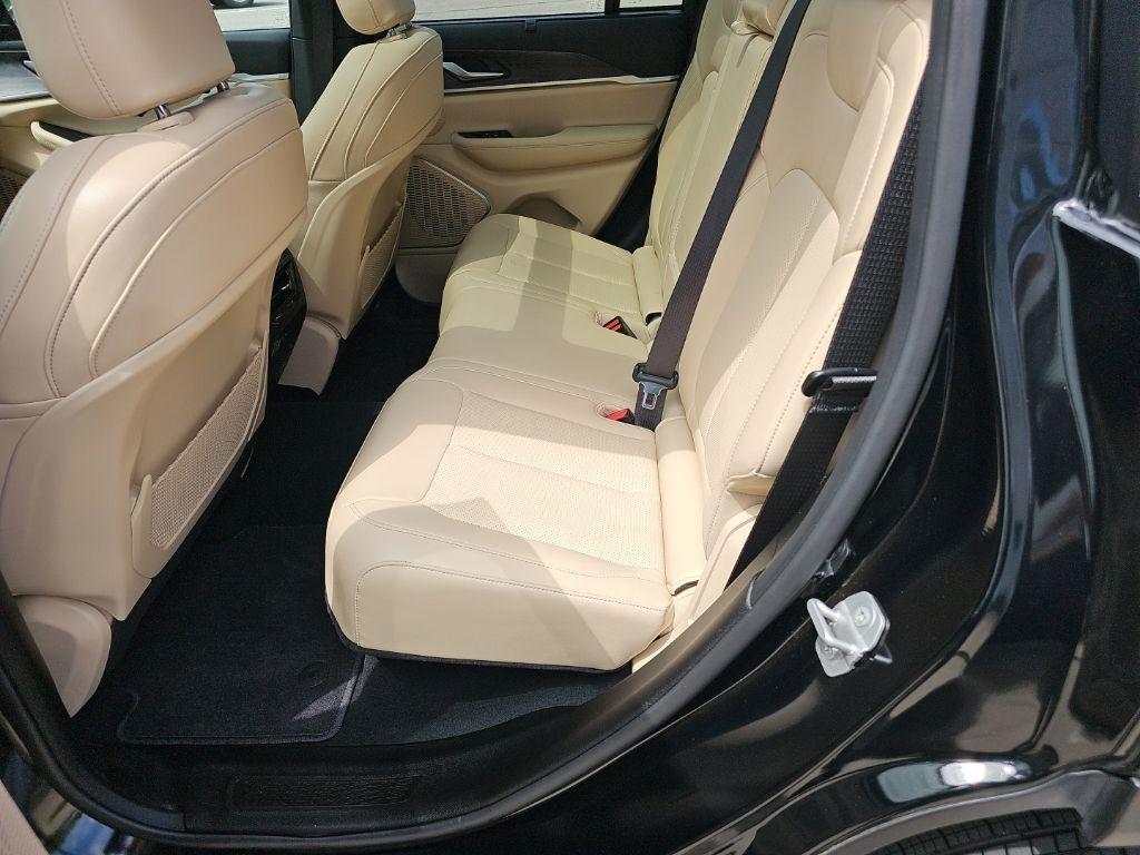 used 2025 Jeep Grand Cherokee car, priced at $42,981