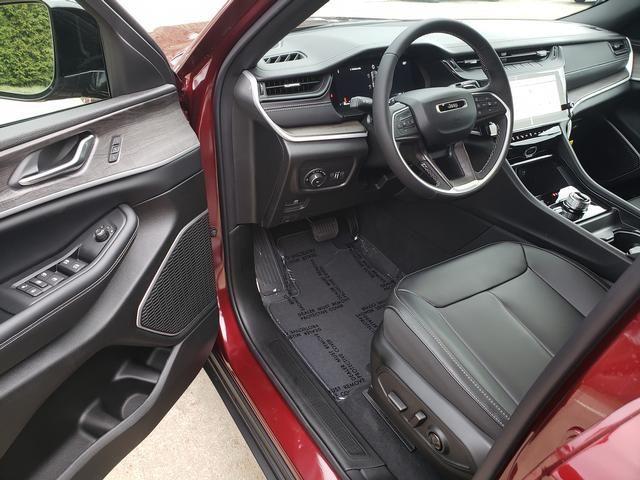 new 2026 Jeep Grand Cherokee car, priced at $48,630