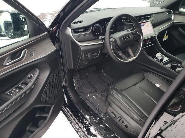 used 2025 Jeep Grand Cherokee L car, priced at $51,523