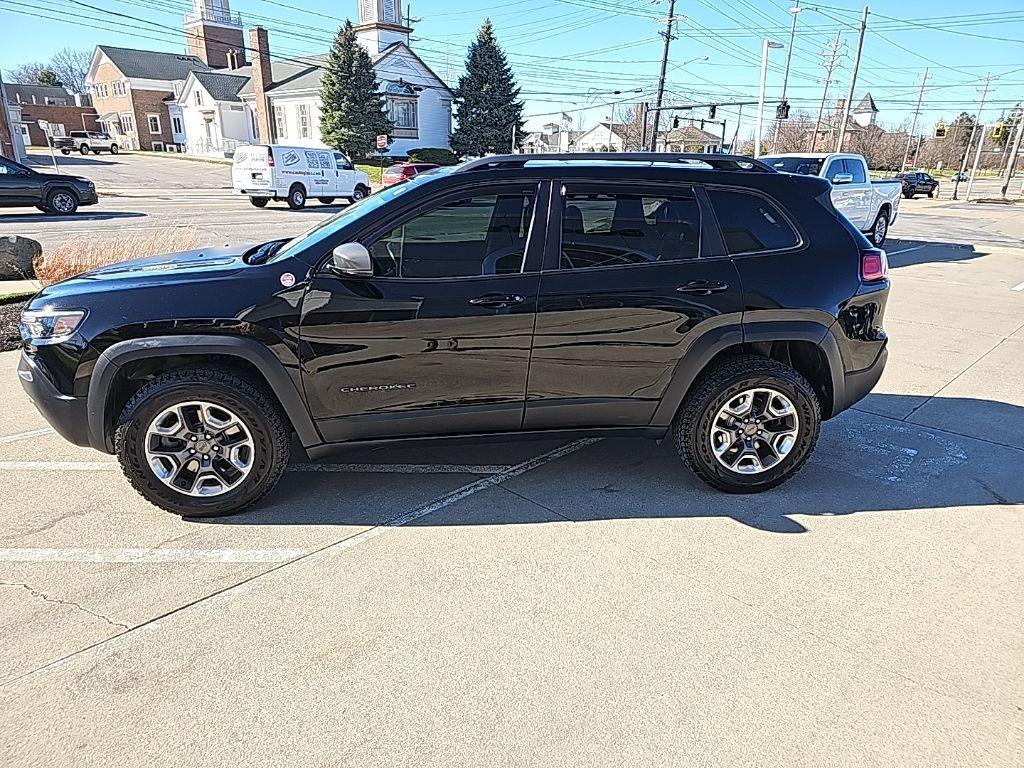 used 2019 Jeep Cherokee car, priced at $15,981