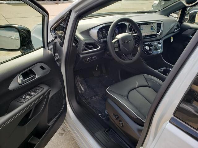 new 2026 Chrysler Pacifica car, priced at $48,076