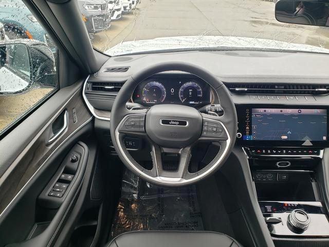 new 2026 Jeep Grand Cherokee car, priced at $43,045