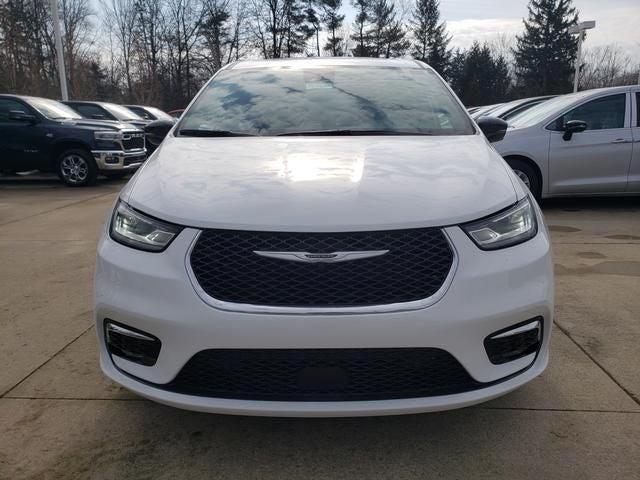 new 2026 Chrysler Pacifica car, priced at $46,083