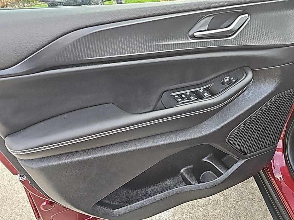 used 2023 Jeep Grand Cherokee car, priced at $30,981