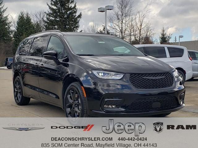 new 2026 Chrysler Pacifica car, priced at $46,508