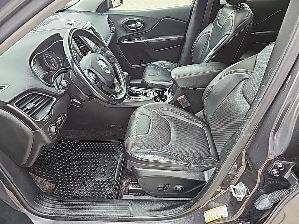 used 2019 Jeep Cherokee car, priced at $18,881