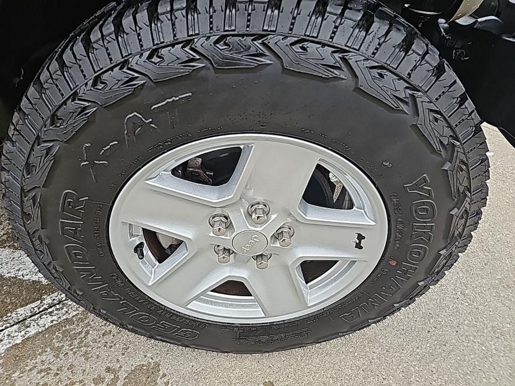 used 2020 Jeep Gladiator car, priced at $25,981