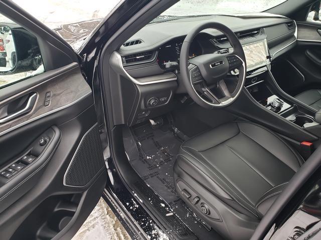 new 2026 Jeep Grand Cherokee car, priced at $45,164