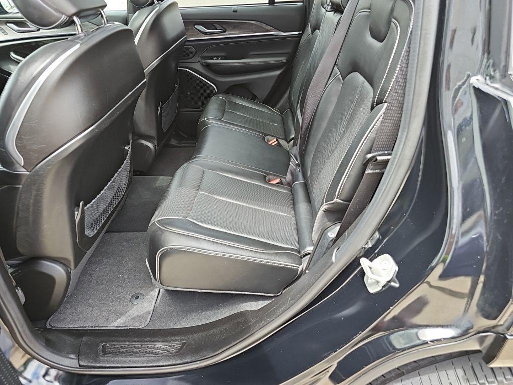 used 2024 Jeep Grand Cherokee car, priced at $38,981