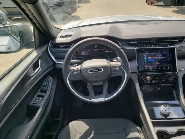 used 2025 Jeep Grand Cherokee car, priced at $41,170