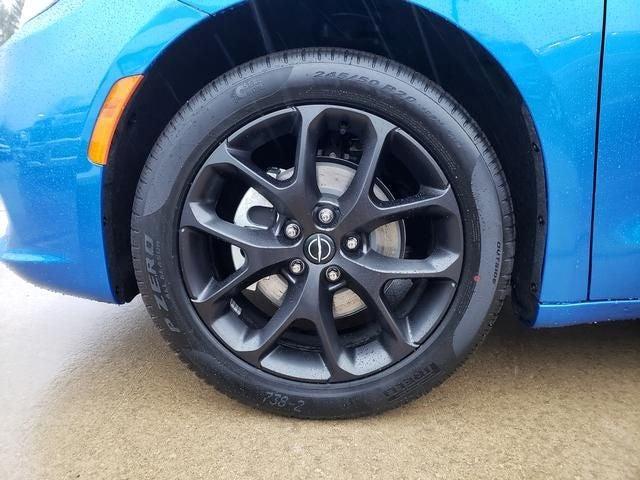 new 2026 Chrysler Pacifica car, priced at $41,918