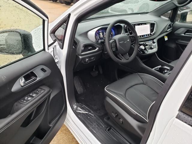 new 2026 Chrysler Pacifica car, priced at $48,216