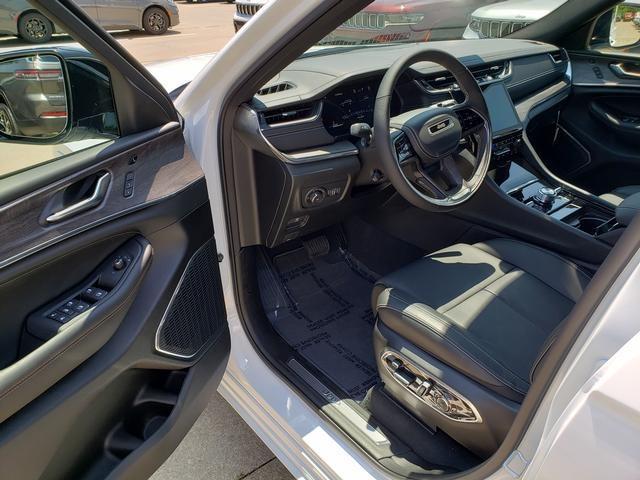 new 2025 Jeep Grand Cherokee L car, priced at $60,667