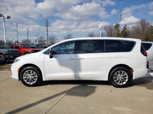 new 2026 Chrysler Pacifica car, priced at $47,938