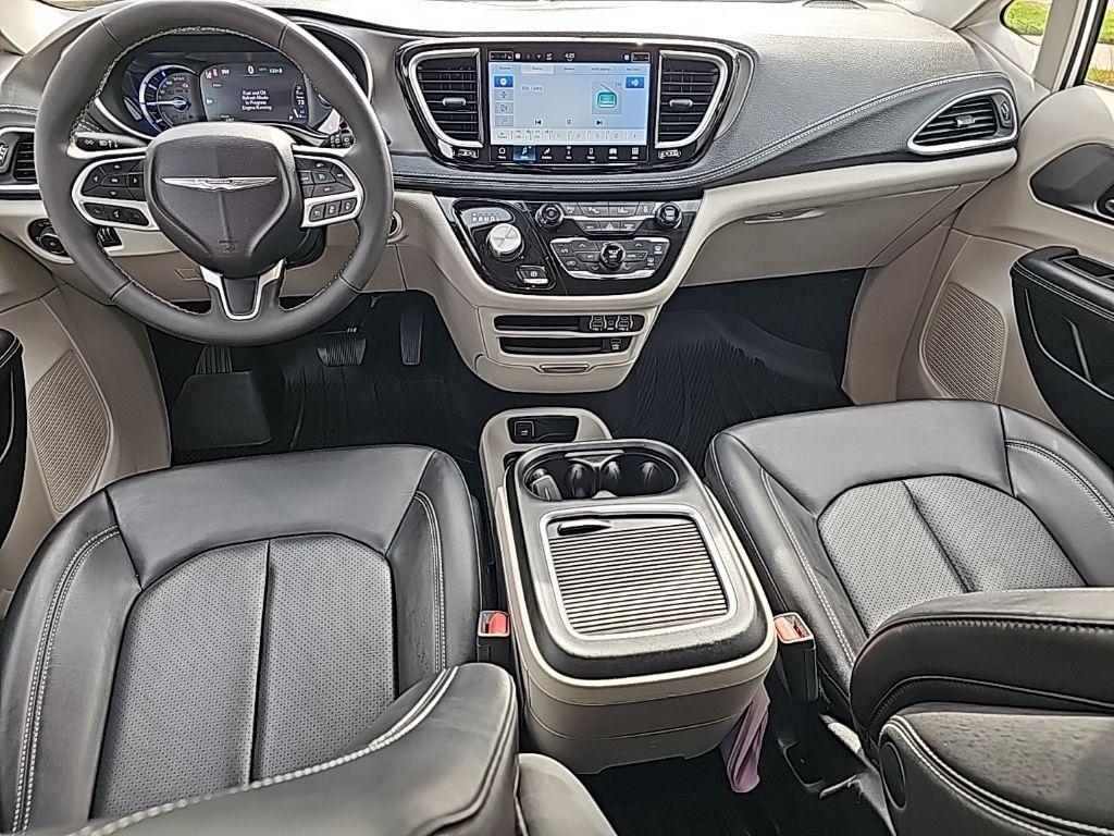 used 2024 Chrysler Pacifica Hybrid car, priced at $38,981