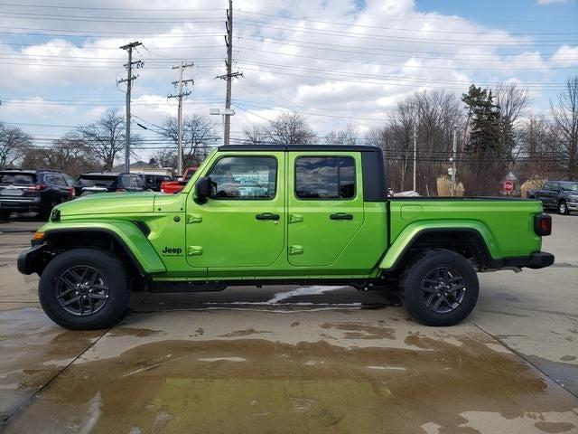 new 2026 Jeep Gladiator car, priced at $46,374