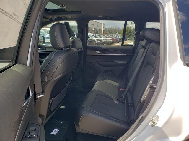 new 2026 Jeep Grand Cherokee car, priced at $47,075