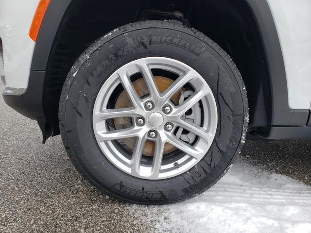 new 2025 Jeep Grand Cherokee L car, priced at $42,304