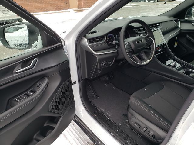 new 2025 Jeep Grand Cherokee L car, priced at $42,304