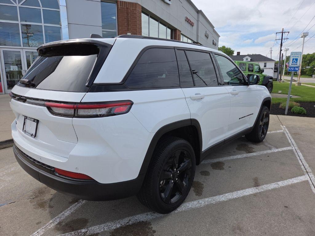 used 2024 Jeep Grand Cherokee car, priced at $38,981