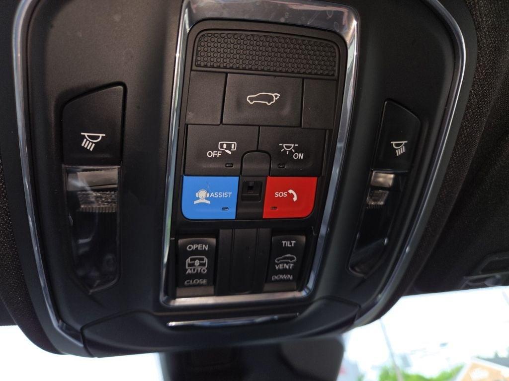 used 2024 Jeep Grand Cherokee car, priced at $38,981