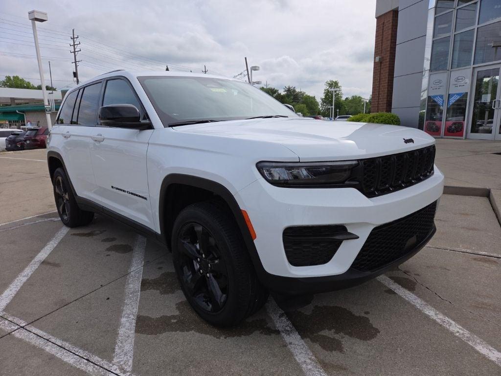 used 2024 Jeep Grand Cherokee car, priced at $38,981