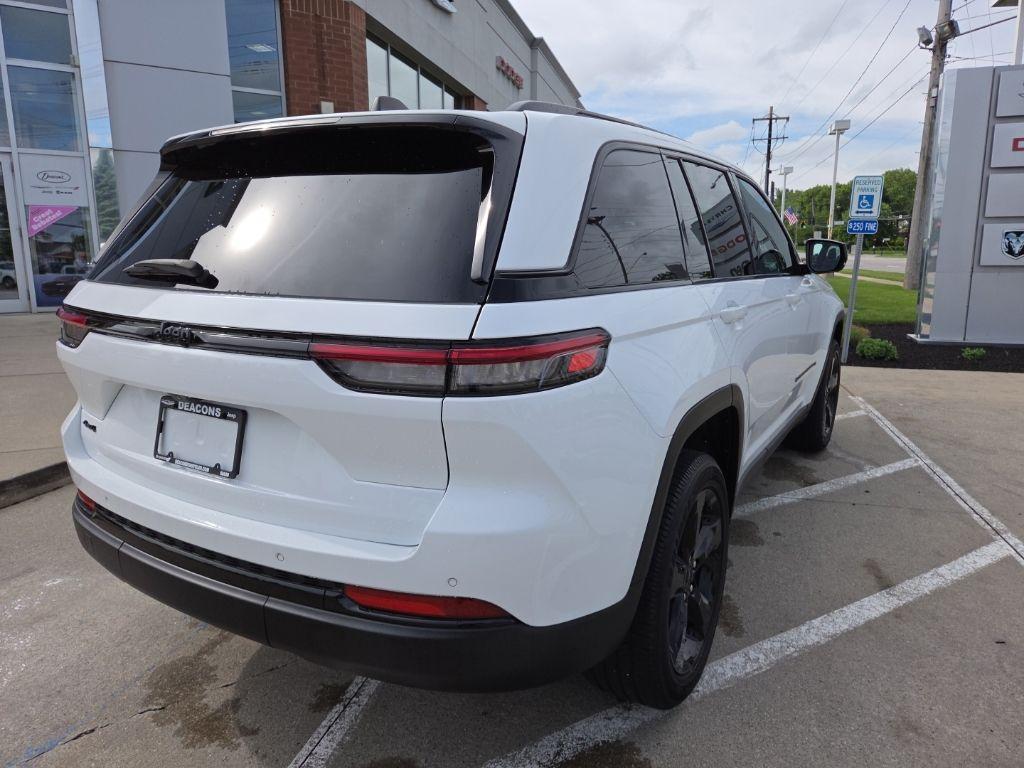used 2024 Jeep Grand Cherokee car, priced at $38,981