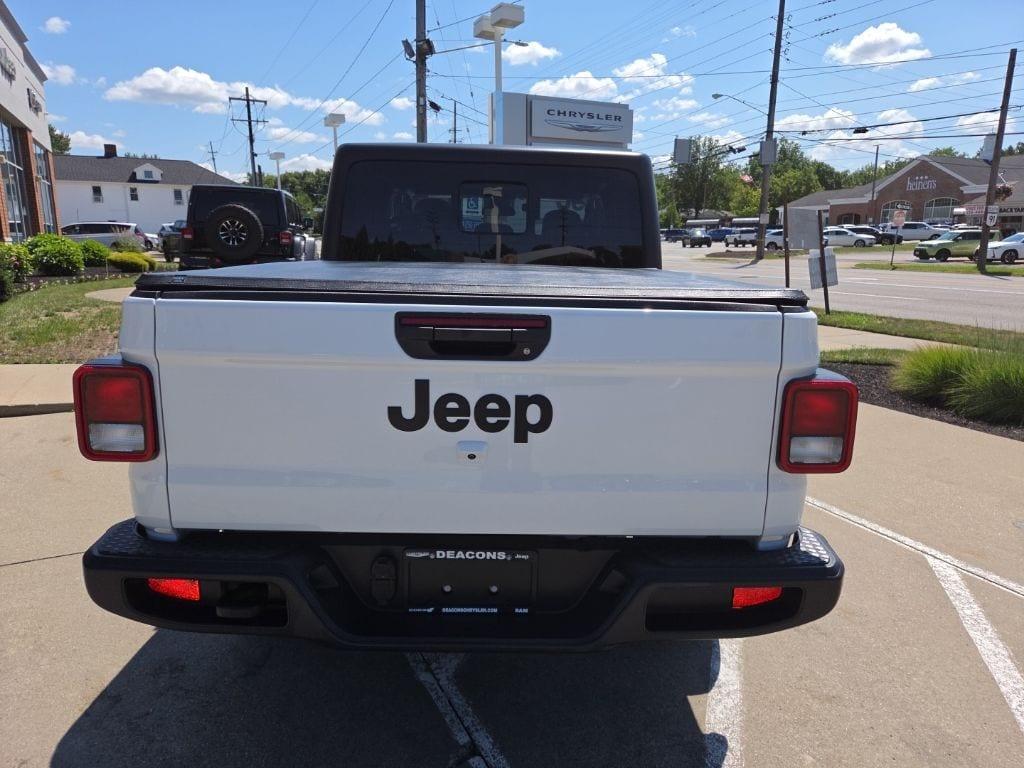 used 2025 Jeep Gladiator car, priced at $36,981