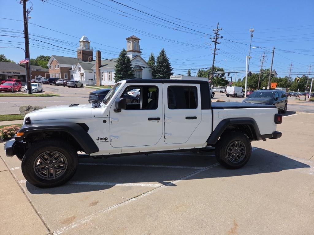 used 2025 Jeep Gladiator car, priced at $36,981