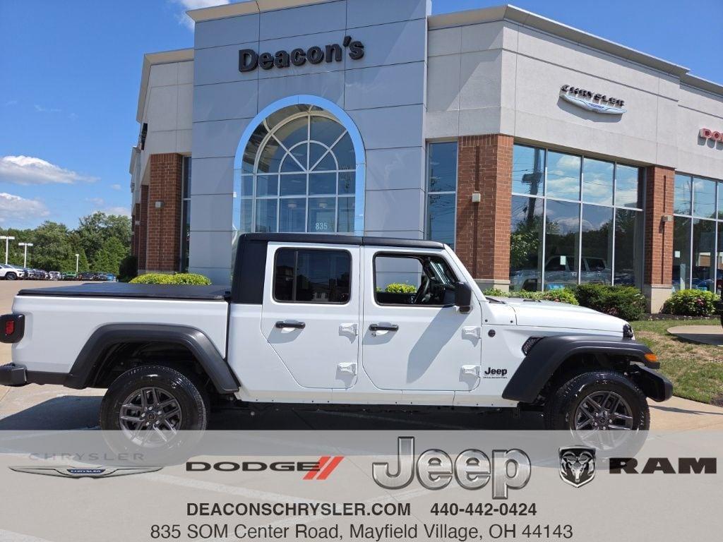 used 2025 Jeep Gladiator car, priced at $36,981