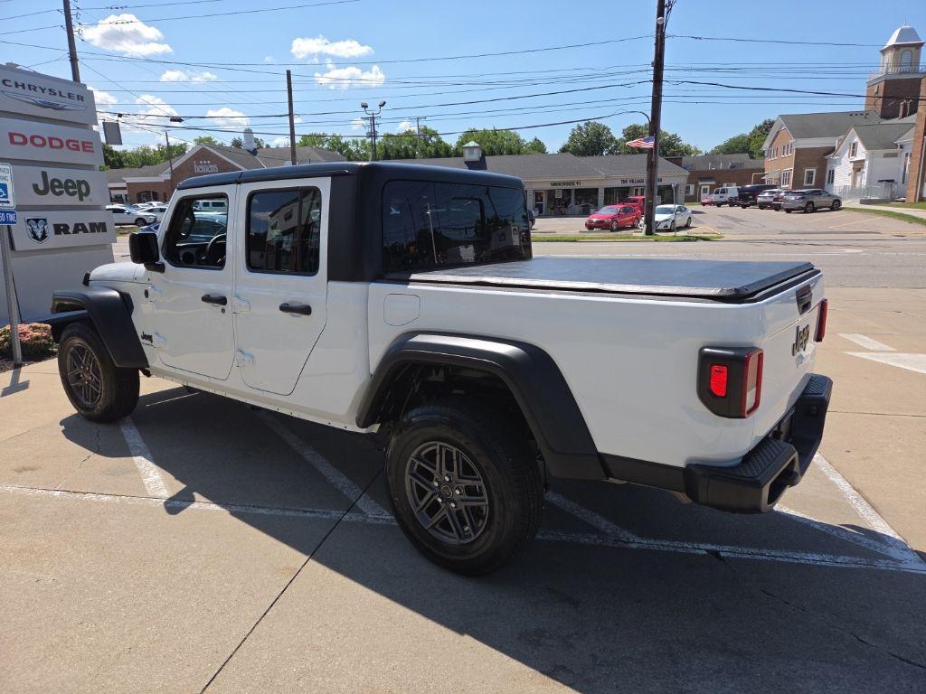 used 2025 Jeep Gladiator car, priced at $36,981